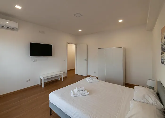 Apartment Piazza Lodi - *